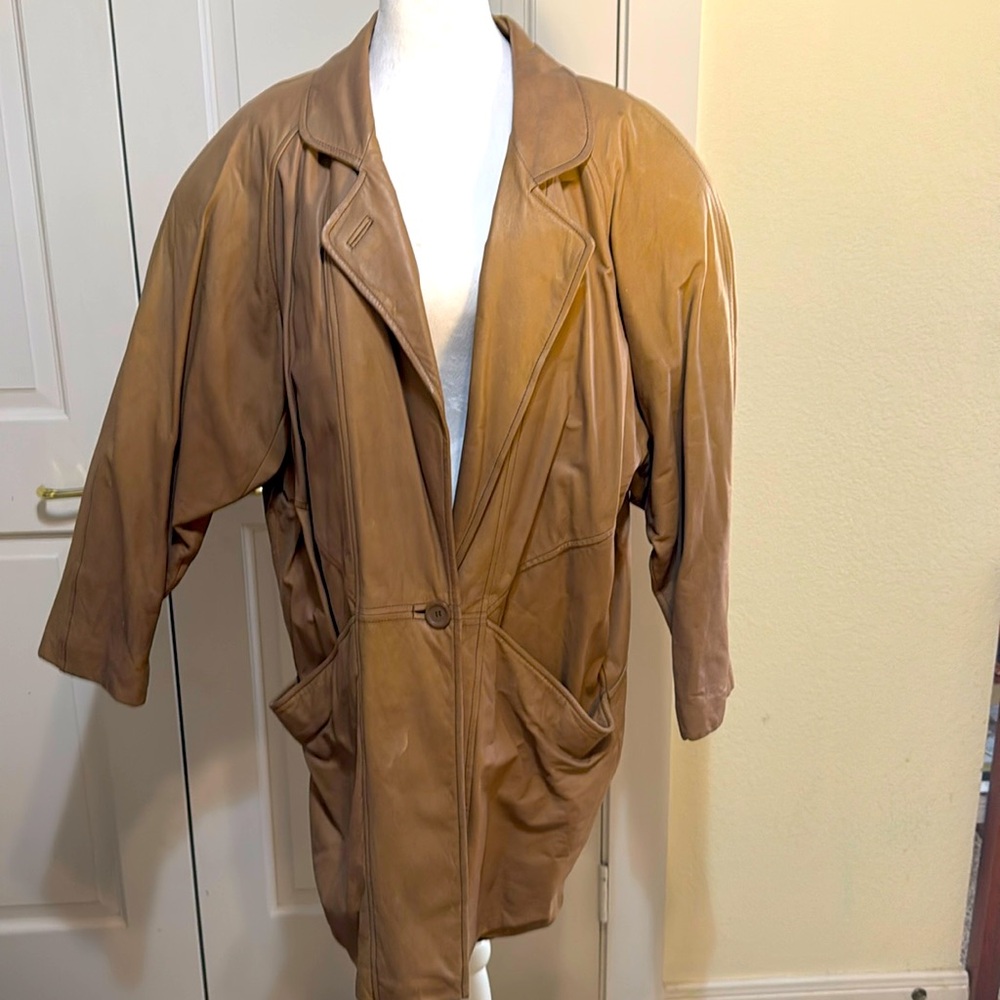 Leather coat from Pelle Cuir. Size large